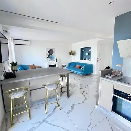 Front, Superbe Pour 4 Personnes * Niza
