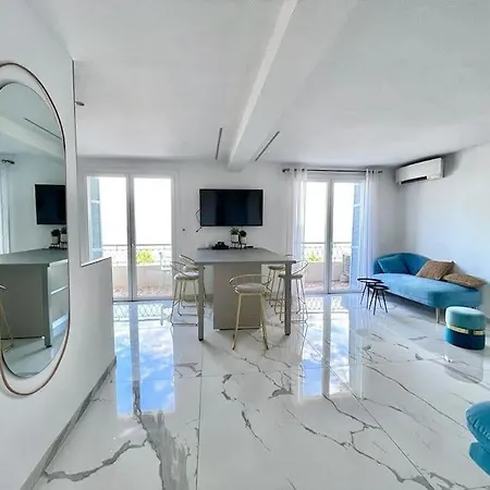 Front, Superbe Pour 4 Personnes * Νίκαια