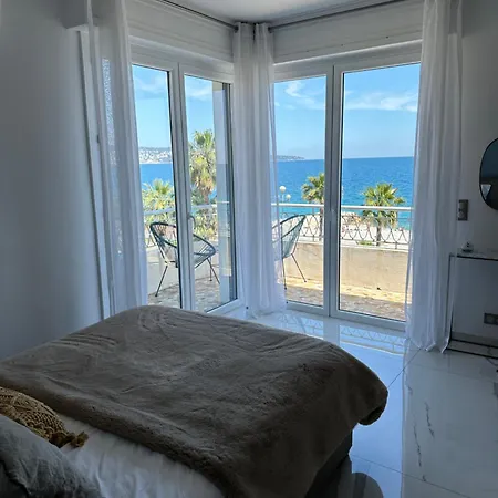 Front, Superbe Pour 4 Personnes * Νίκαια